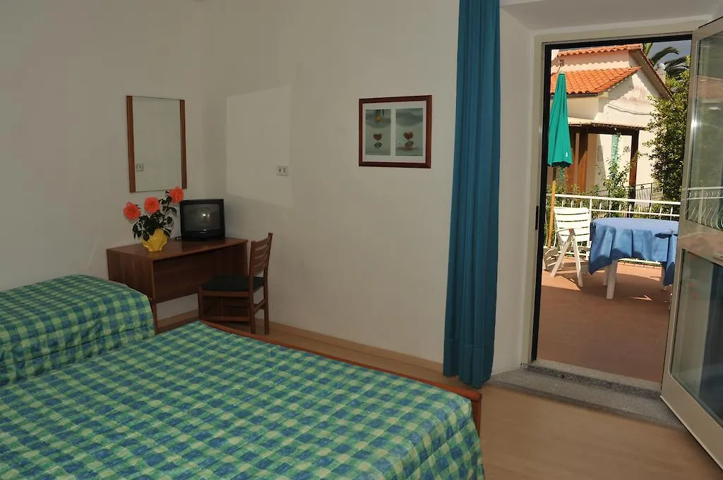Hotel Edera Procchio  3*, Procchio (Isola d'Elba)